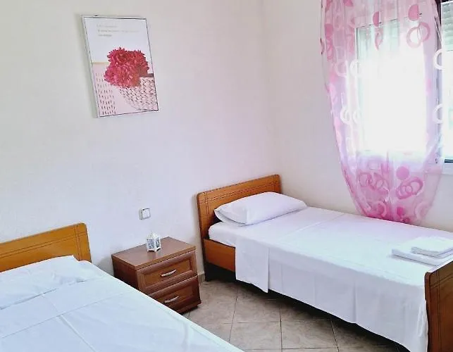 Xristos Villa *